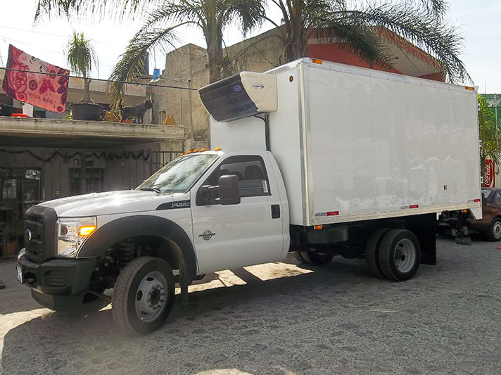 Carrocería refrigerada con equipo Carrier