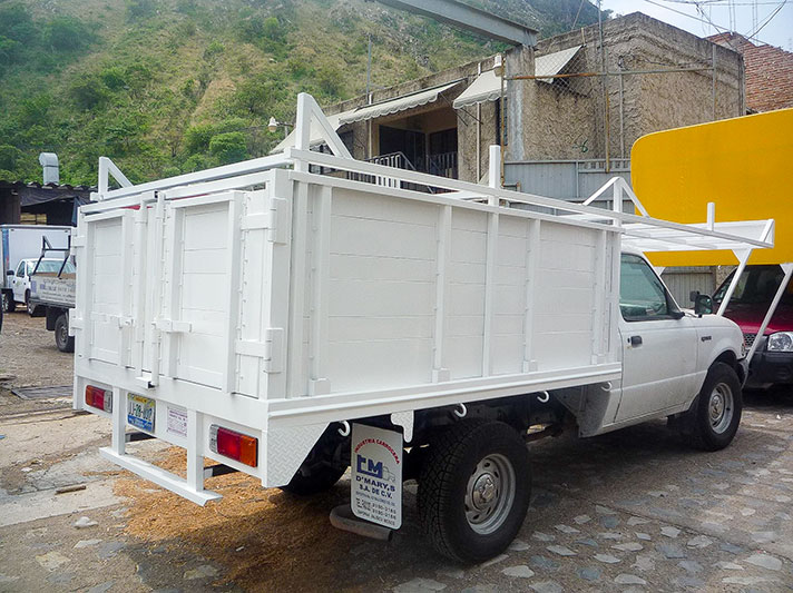 Carrocería cerrada en Ford Ranger® con estructura a la defensa