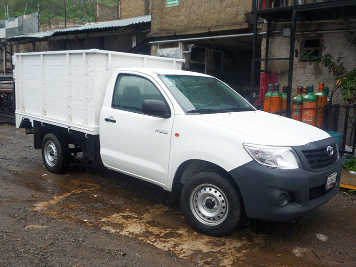 Carrocería Cerrada en madera Hilux