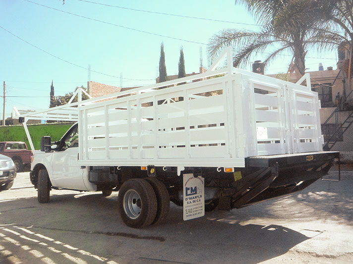 Carrocería Clareada con Estructura y Rampa