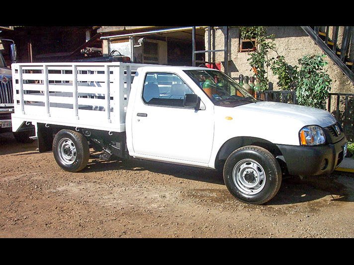 Carrocería Clareada Nissan STD Ptas de Cajón