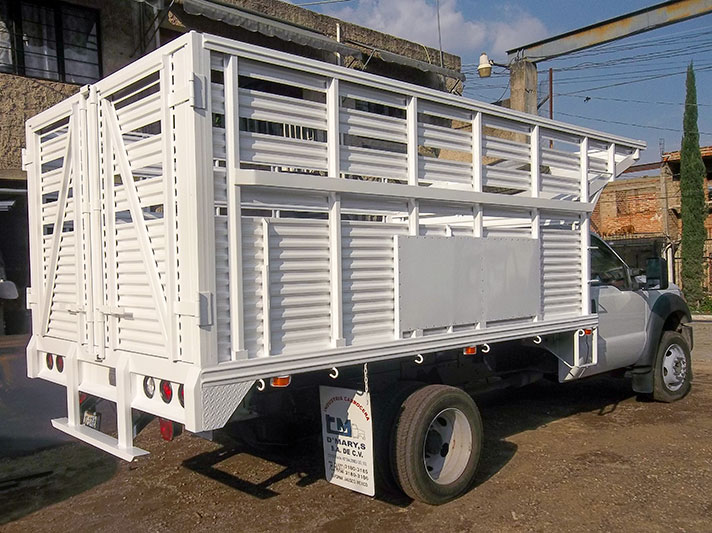 Carrocería Frutera en Duela Metálica con Estructura y Sistema Levantador